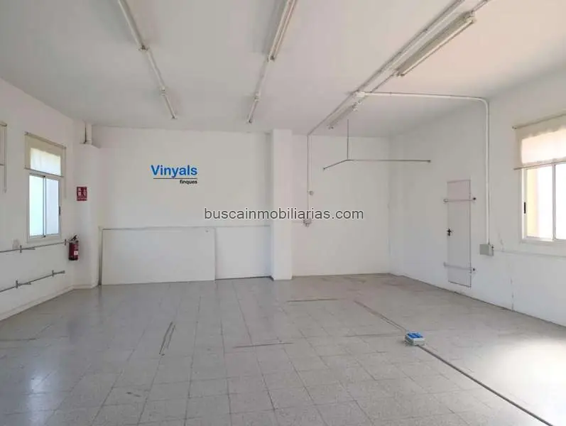 Nave Industrial en Venta Mataro 121m2 con Terraza