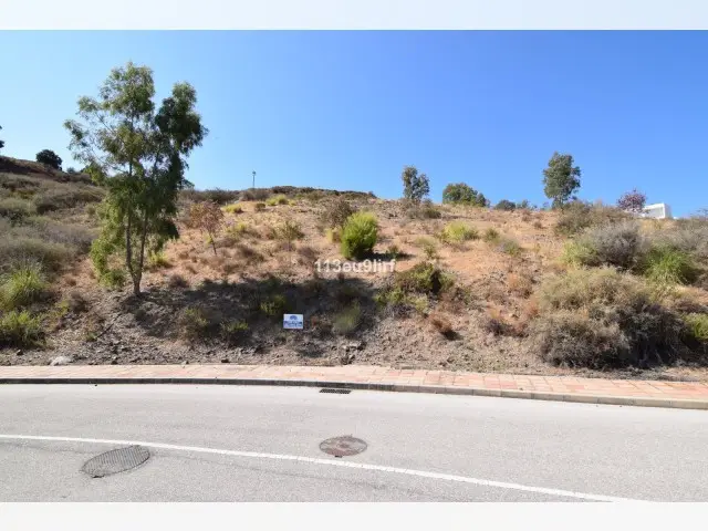 Terreno con Vistas al Golf en Mijas