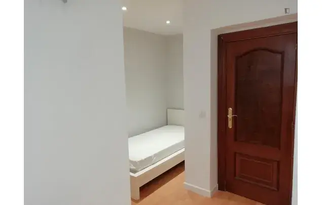 Apartamento 6 Dormitorios Madrid Estudiantes