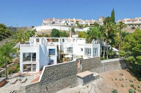 Villa de Lujo 5 Dormitorios La Herradura Vistas al Mar