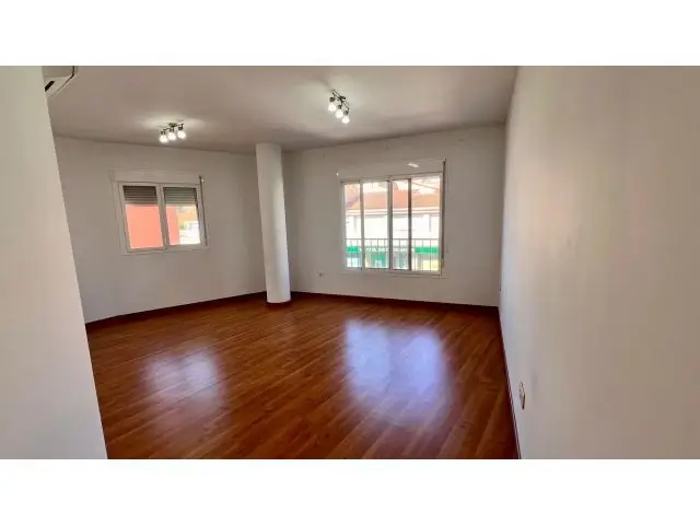 Alquiler Piso Malaga del Fresno 2 Dormitorios Garaje Trastero