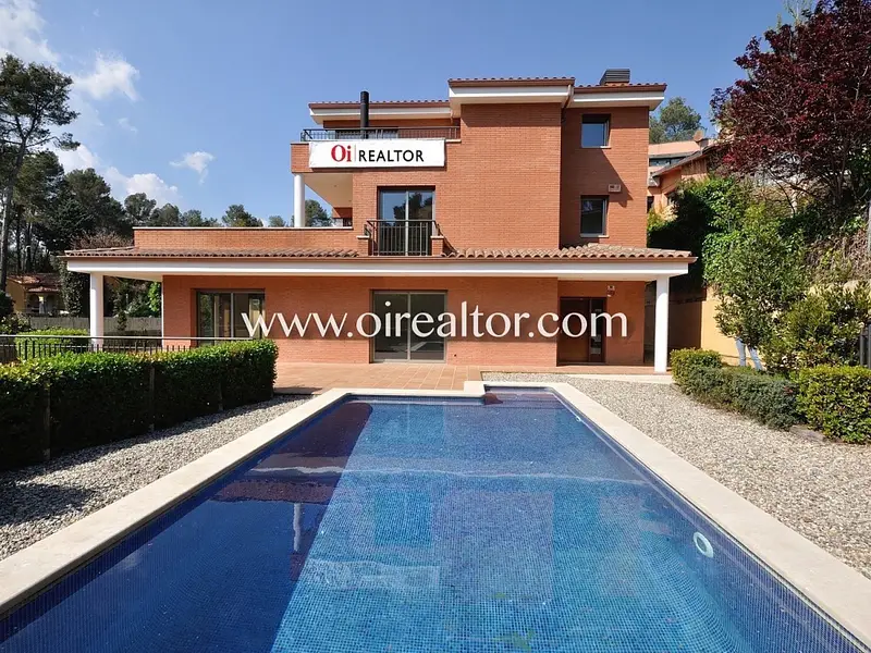 Casa en Venta en La Floresta Sant Cugat 560m2 Jardin Piscina Garaje 12 Coches