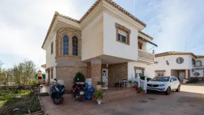 Chalet en venta Ogíjares cerca PTS 4 dormitorios 166m2