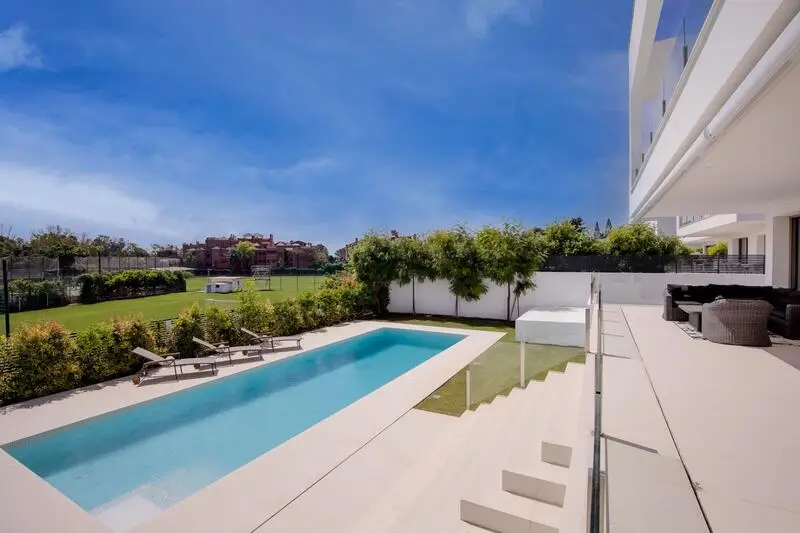 Villa de Lujo en Guadalmina Baja  Cerca del Mar