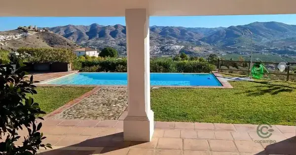 Villa de Lujo en Alora con Vistas Panoramicas