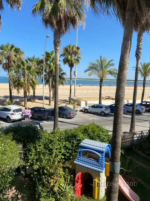 Casa en Sanl	00falgar con Terraza en Primera L	00nea de Playa