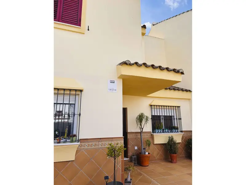 Venta Casa con Chimenea en Algeciras - Ref TH11137