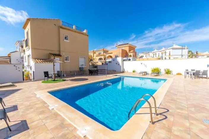 Adosado 3 Dormitorios Villamartin Reformado Piscina Jacuzzi