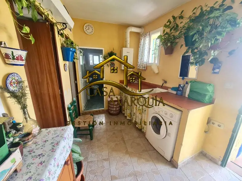 Casa Rural en Vélez-Málaga con 4 Dormitorios y Amplia Parcela