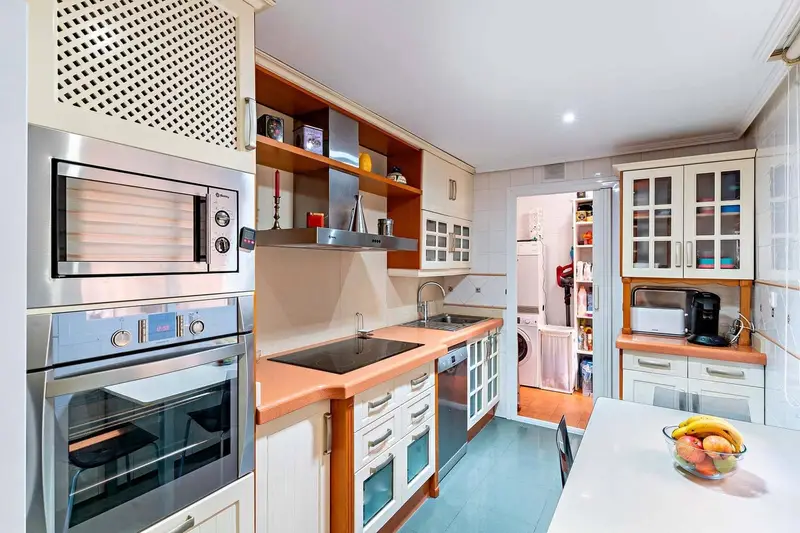 Piso en venta en Almer
ia ciudad: 4 dormitorios, 2 ba
os, terraza y aire acondicionado