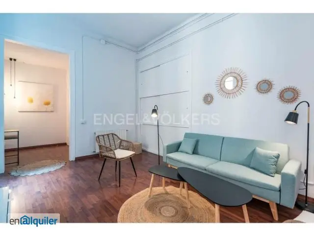 Alquiler piso 3 dormitorios ascensor trastero Barrio Gótico