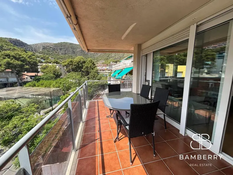Atico en Castelldefels con Terraza 85m2 y Piscina