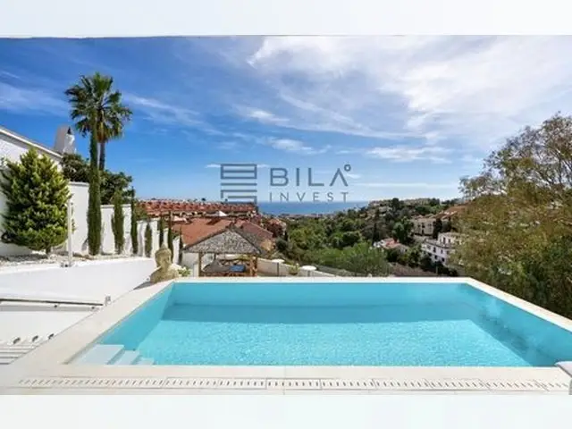 Casa-Villa de 4 Dormitorios en venta Fuengirola, España