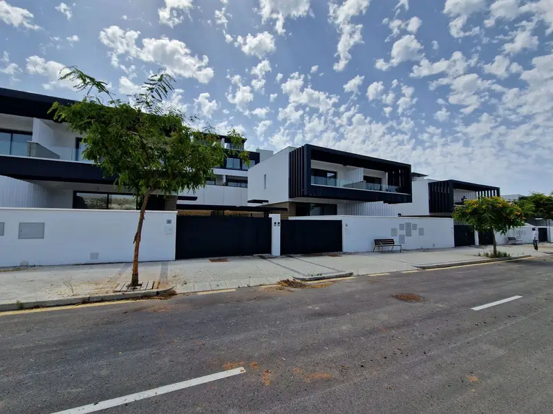 Adosado de 3 Dormitorios en venta Atalaya Isdabe, España