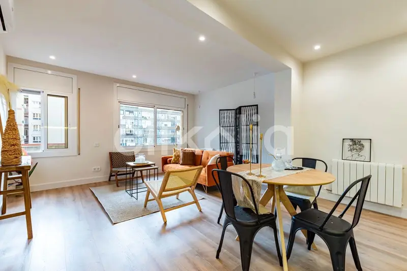 Piso Reformado 90m2 3 Dormitorios 2 Baños Eixample Barcelona