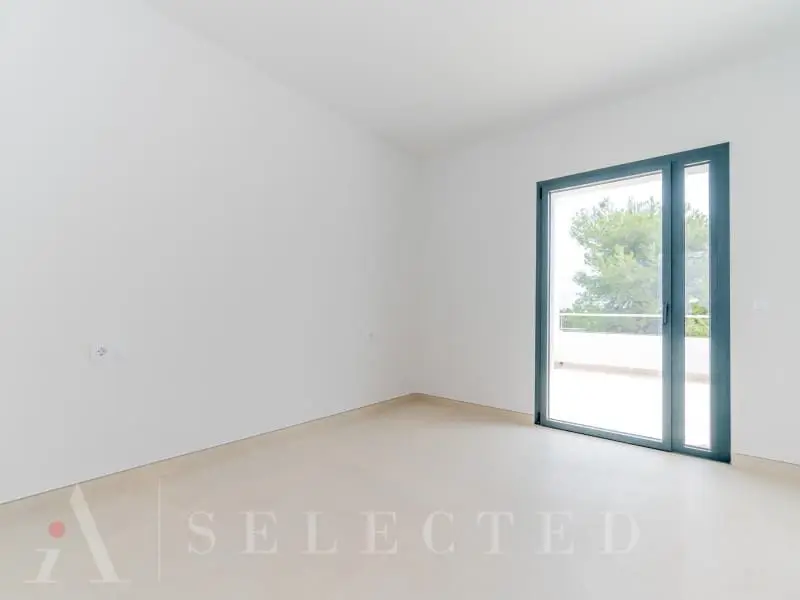 Chalet en Cala d'en Bou Ibiza: Lujo y Tranquilidad a 200m del Mar