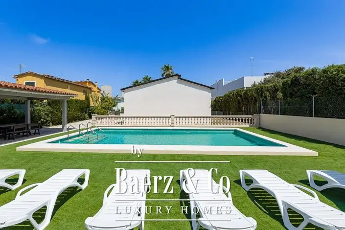 Villa en Venta 3 Dormitorios con Licencia Turistica