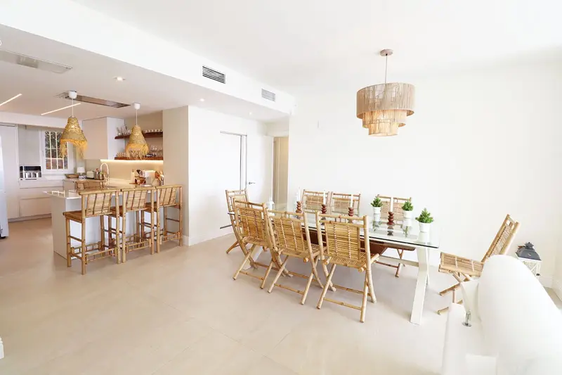 Apartamento en Cabopino con Vistas al Mar 3 Dormitorios