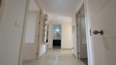Apartamento en Alcaidesa con Vistas al Golf y al Mar