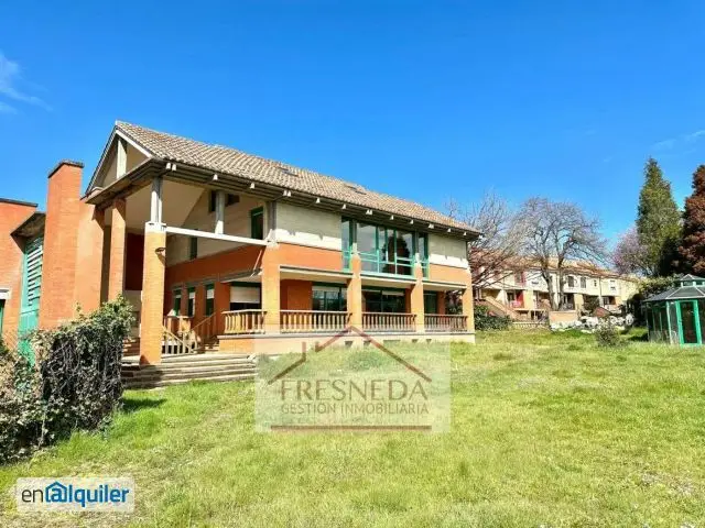Chalet en La Fresneda 400m2 5 dormitorios Jardin 609m2