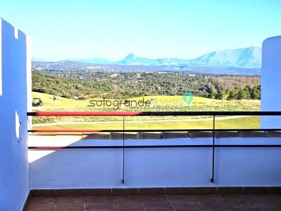 Adosado en Alcaidesa con Vistas al Golf y al Mar