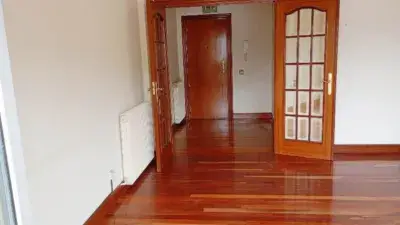 Piso en venta en Los Corrales de Buelna centro