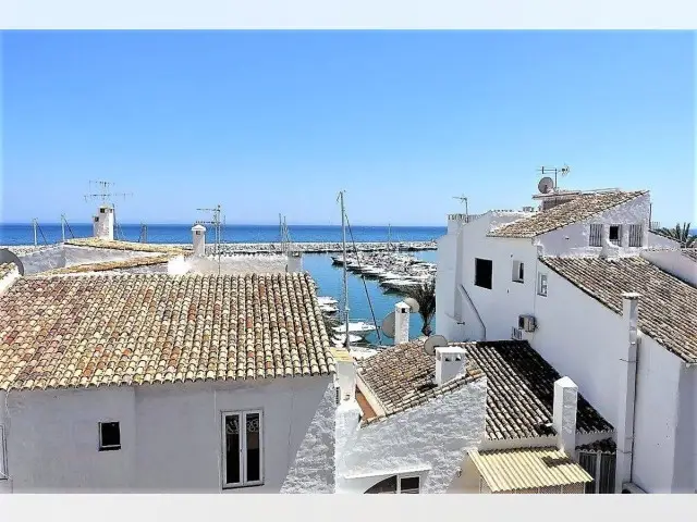 Piso de 2 Dormitorios en venta Puerto Banus, España
