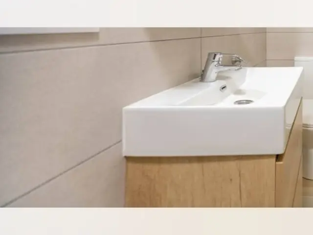 Se alquila habitación en piso de 5 dormitorios en Valencia