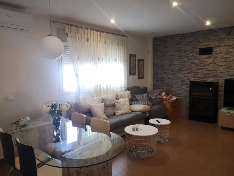 Chalet Pareado en Montserrat con Parcela y Paellero