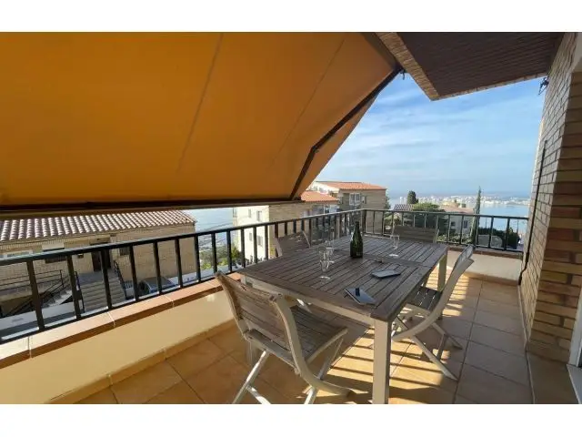 Chalet en Roses con Vistas al Mar 3 Habitaciones y Terrazas
