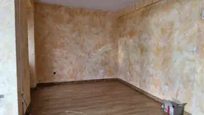 Piso en venta en Reinosa tres dormitorios ideal para reformar