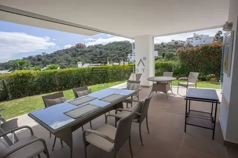 Apartamento 3 Dormitorios en La Mairena Costa del Sol