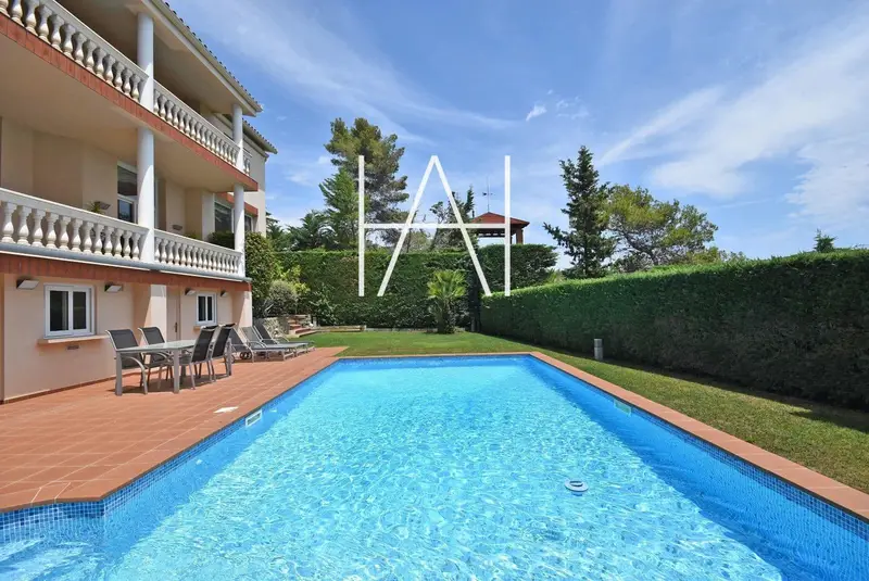 Chalet en venta en Cabrils con vistas al mar