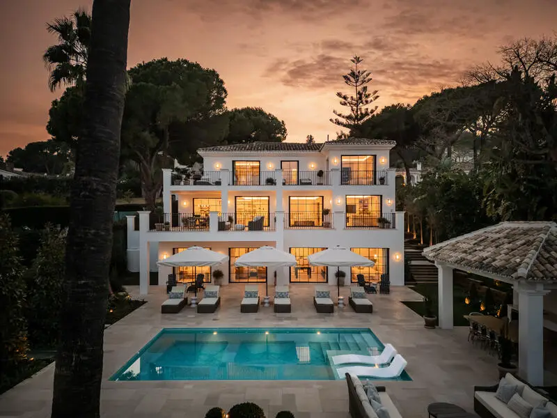 Villa Moderna 5 Dormitorios Marbella Piscina Jardin Lujo