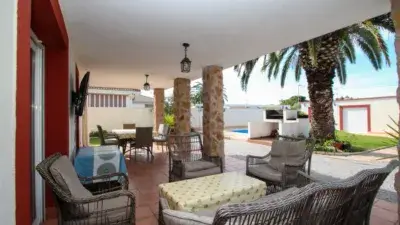 Casa en Venta 270m2 6 Dormitorios 2 Salones Piscina Jacuzzi