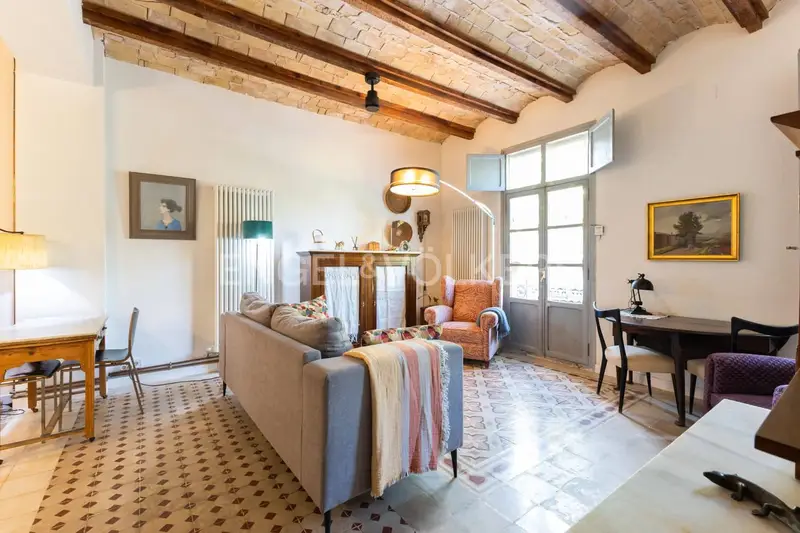 Apartamento en Valencia ciudad: 2 habitaciones, 2 baños, balcón y calefacción central