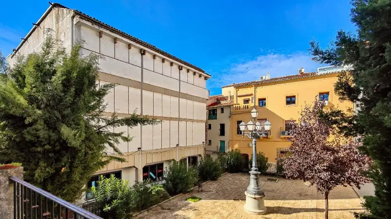 Venta Local Comercial con Terraza en Centro Plasencia