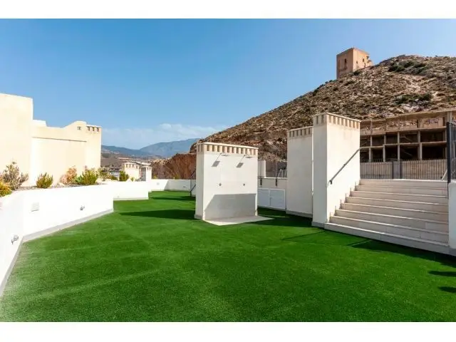Moderno piso en Castell de Ferro con piscina en azotea