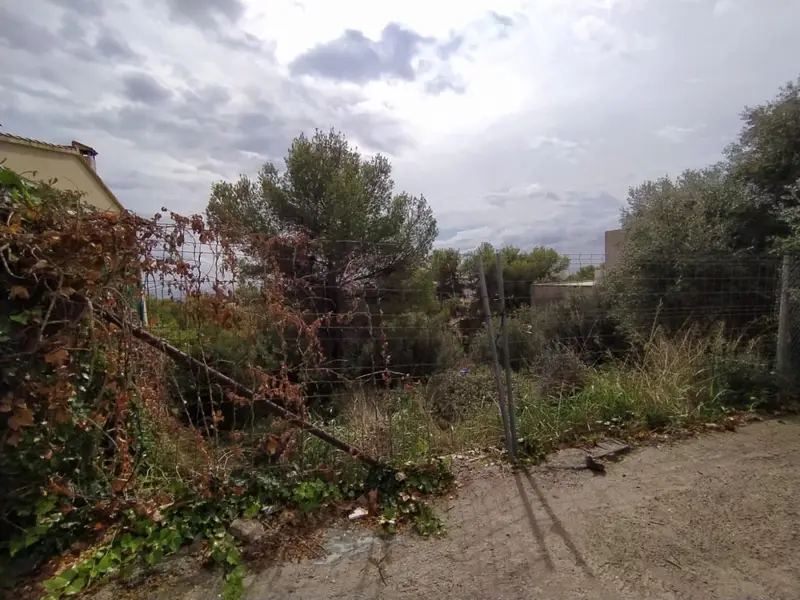 Parcela con Vistas al Mar en Segur de Calafell para 2 Casas Adosadas