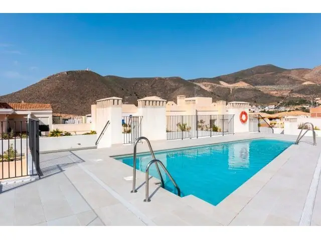 Piso en Castell de Ferro con Piscina en Azotea
