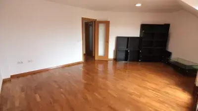 Ático en Venta en Carral con Terraza y Garaje