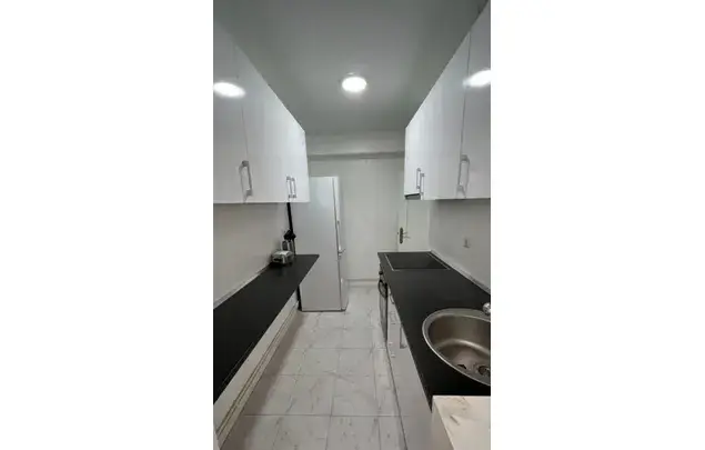 Rent 4 bedroom apartment in Madrid