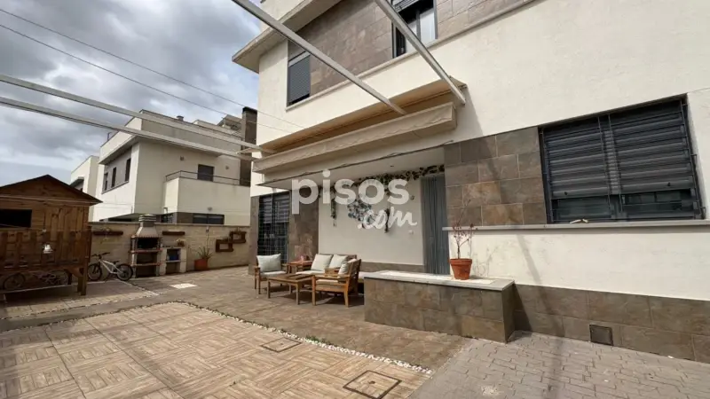 Chalet en Corrales con Piscina y Placas Fotovoltaicas