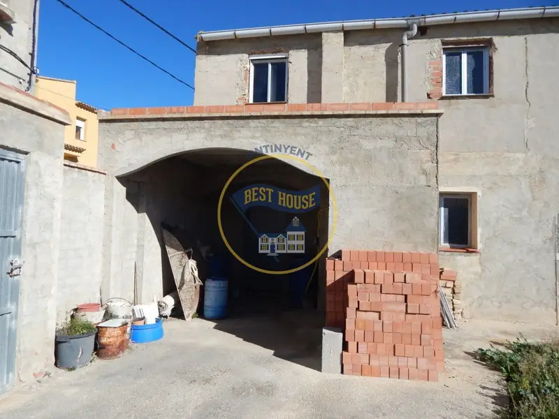 Chalet en Ontinyent para Reformar con 2 Edificios