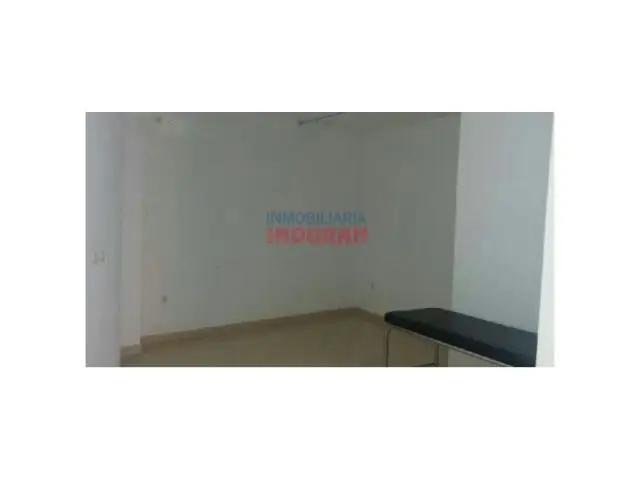 Local en Calle Toledo 44m2 con Baño Alquilado