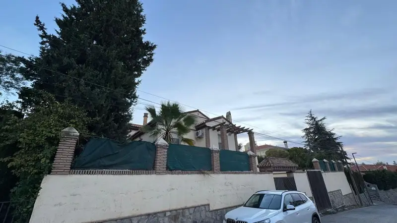 Chalet en Venta Otura Granada 1000m2 Piscina Jardin