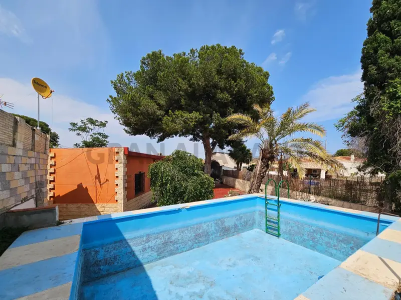 Chalet con Piscina en Villafranqueza cerca de la Escuela Waldorf
