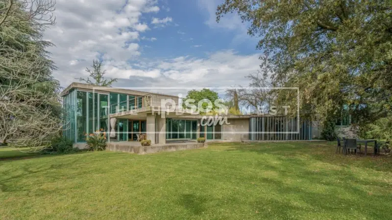 Casa en Venta en Cataluna Finca Rustica con Piscina y 5 Suites