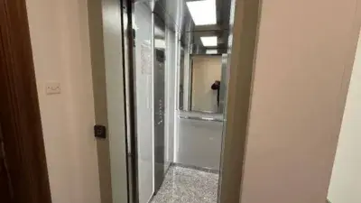 Piso en venta en Reinosa centro con ascensor y portal reformado