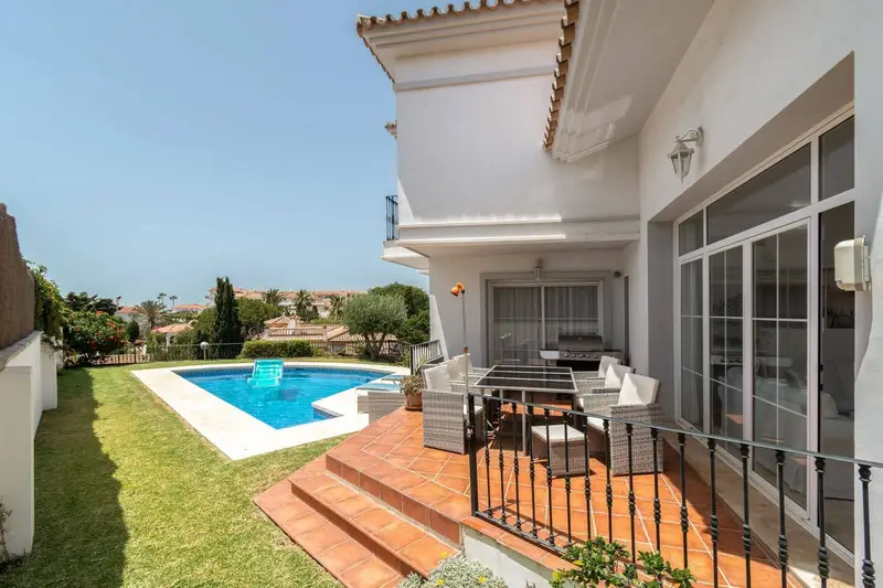 Chalet en Venta Mijas Costa 3 Dormitorios Piscina Privada Vistas al Mar